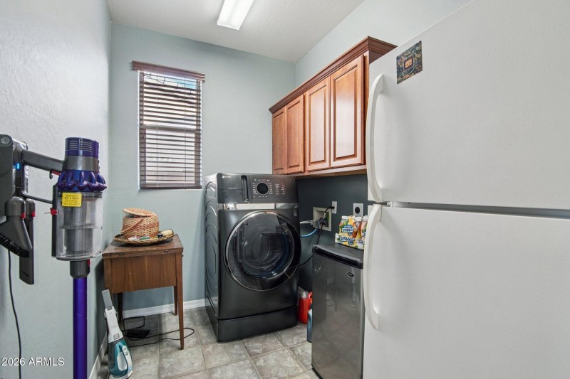 27-web-or-mls-W Bristol Ln-S0301-027