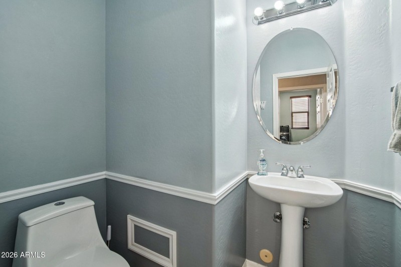 28-web-or-mls-W Bristol Ln-S0301-028