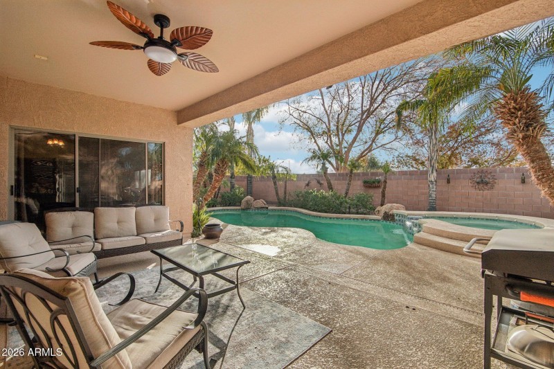 29-web-or-mls-W Bristol Ln-S0301-029