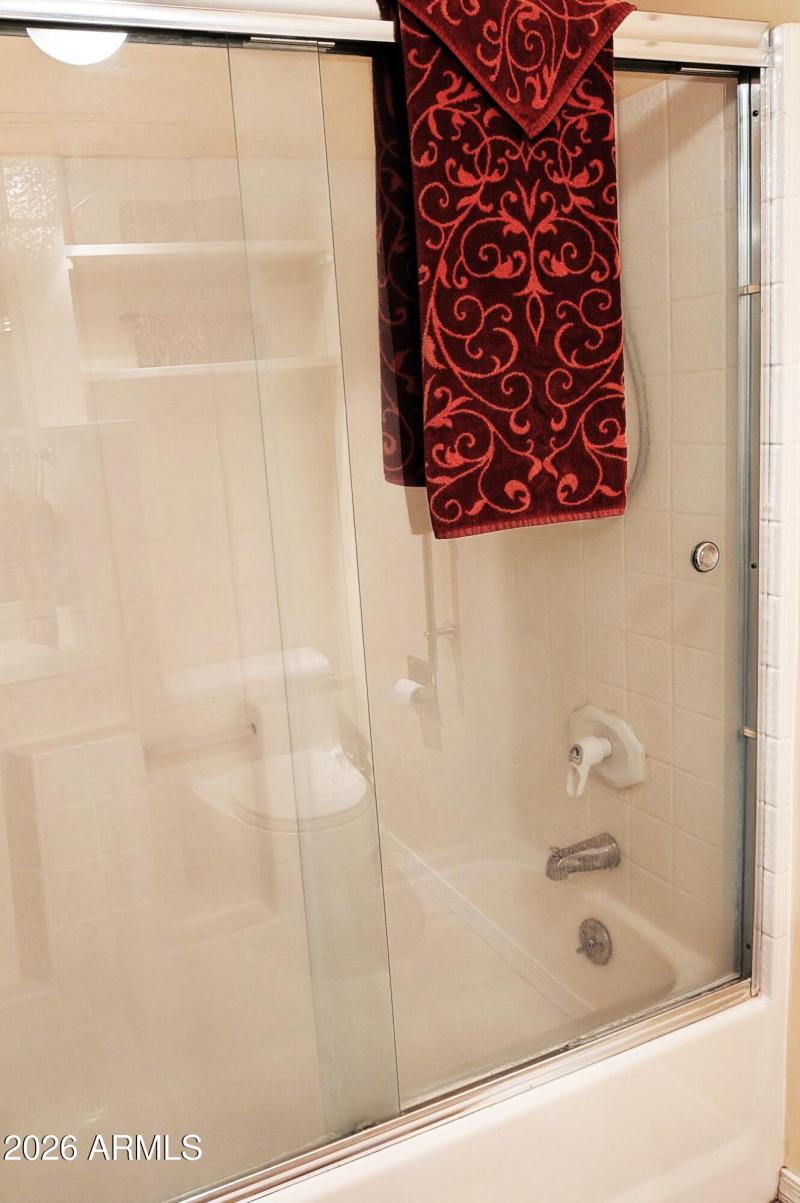 Shower/Tub