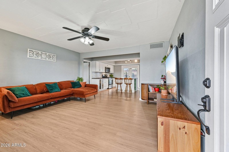 5-web-or-mls-W Corrine Dr-S0301-005