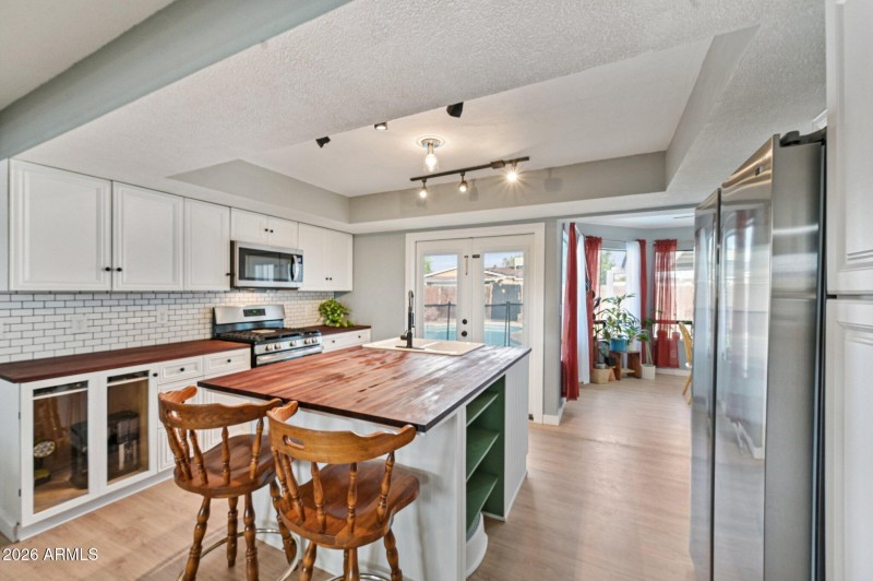 12-web-or-mls-W Corrine Dr-S0301-012