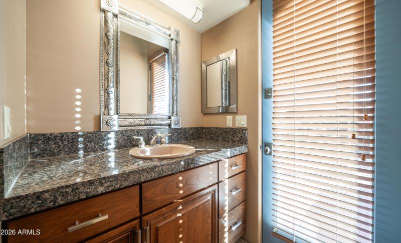Master Vanity 1