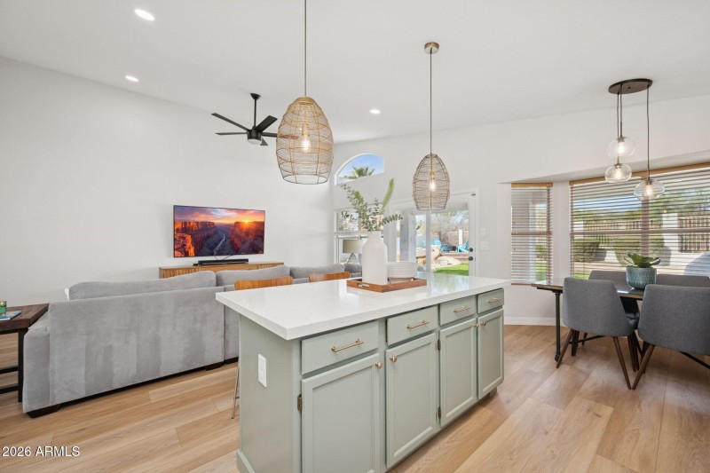 16-web-or-mls-1516-e-windsong-dr