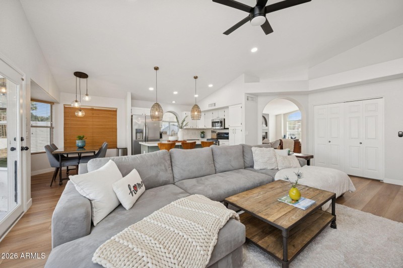 13-web-or-mls-1516-e-windsong-dr