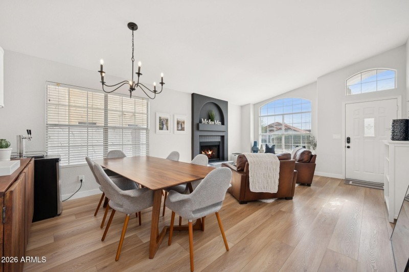 9-web-or-mls-1516-e-windsong-dr