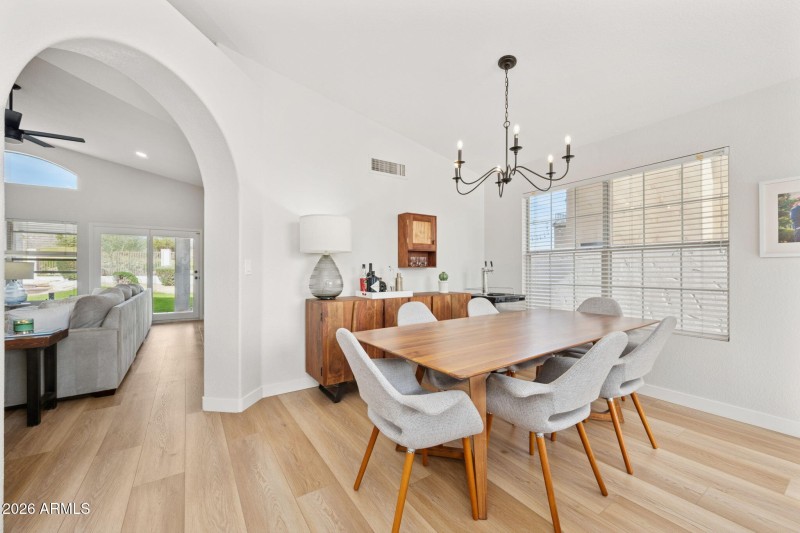 8-web-or-mls-1516-e-windsong-dr