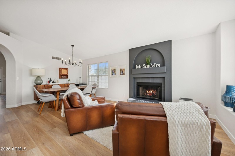 5-web-or-mls-1516-e-windsong-dr