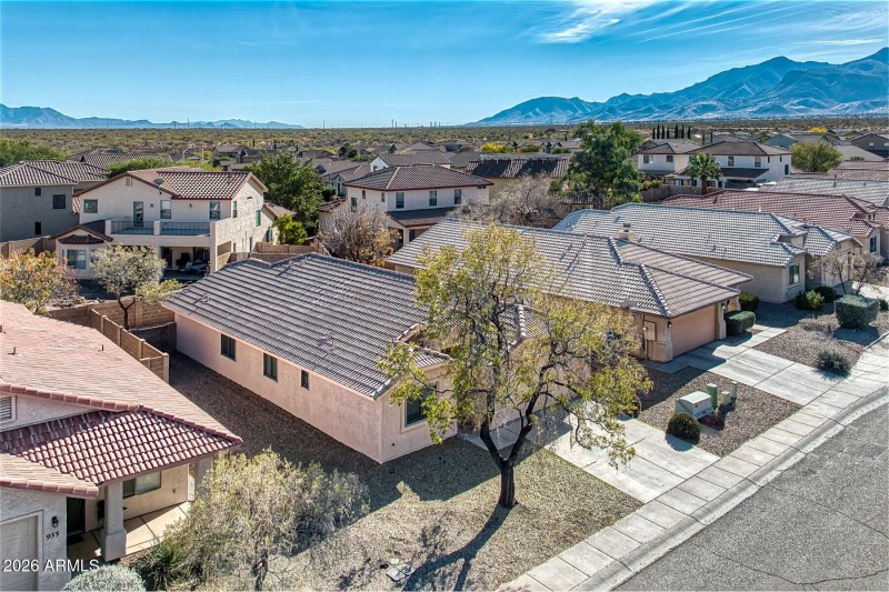 977 Montrose Avenue-062008