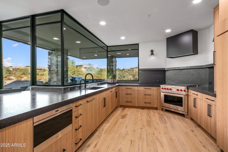 024_To Die For Gourmet Kitchen
