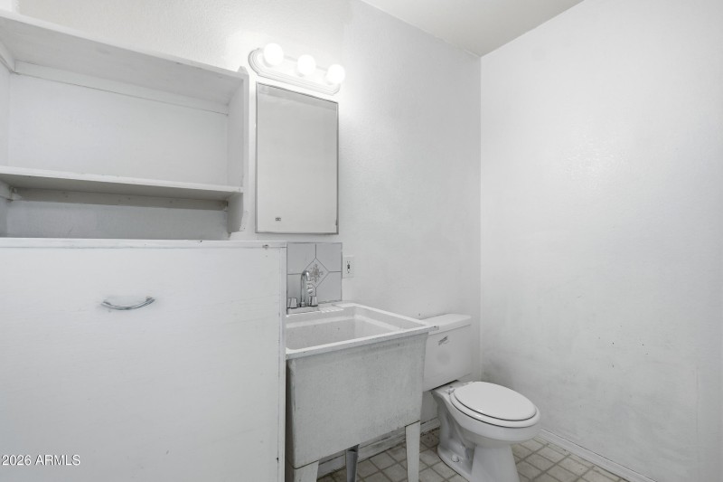 2nd Out Building Half Bath