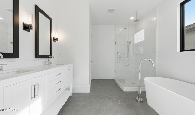 Viviendo Lot #10 Primary Bath (2) (Large