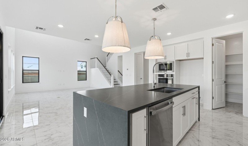 Viviendo Lot #10 Kitchen (1) (Large)