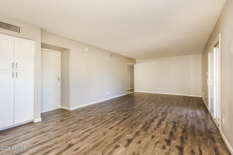 005-photo-living-room-15047733