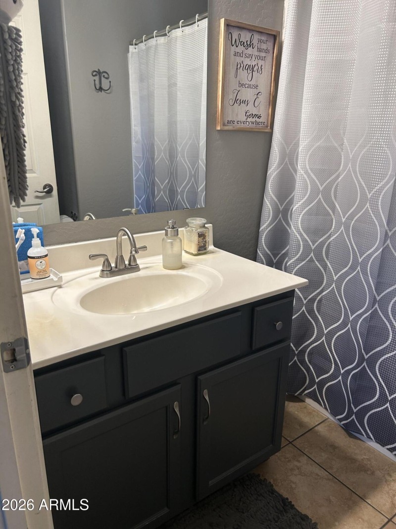 Full Guest Bath Downstairs