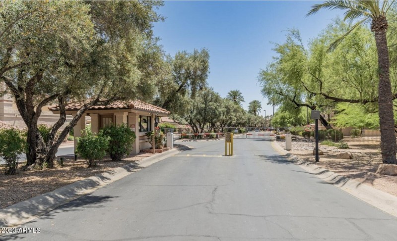 17A35189-9685-4329-BCE5-FF0BD93EBED1