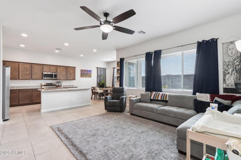 8-web-or-mls-E Spruce Dr-S2307-006