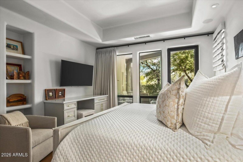 10-Bedroom Ensuite 2 Details-2