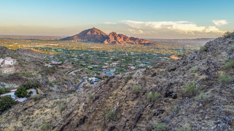 Stunning Hillside Community