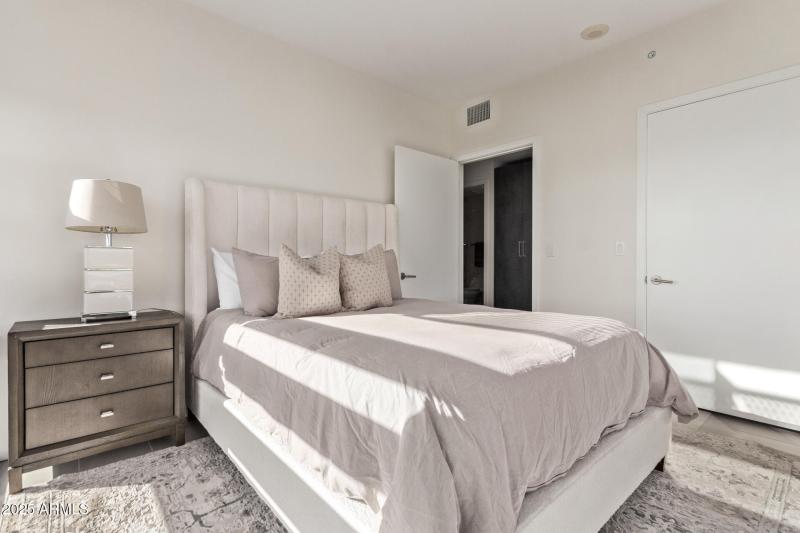 24 Kierland 7180 #516