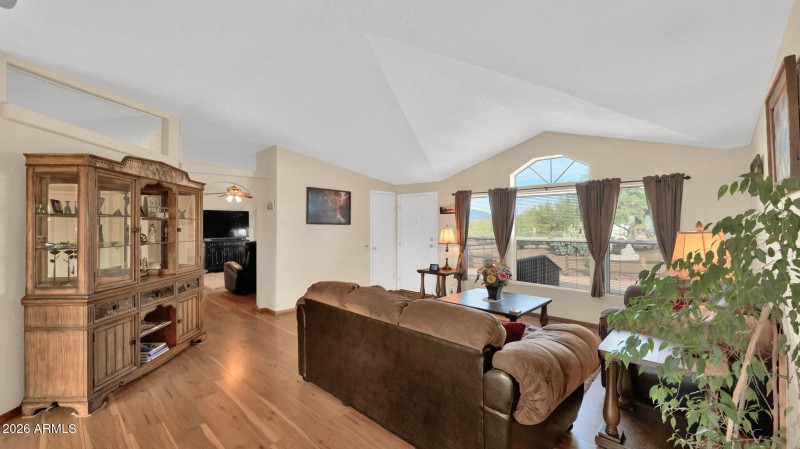 23-web-or-mls-P1398233