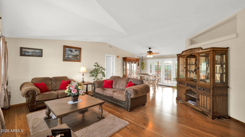 24-web-or-mls-P1398247