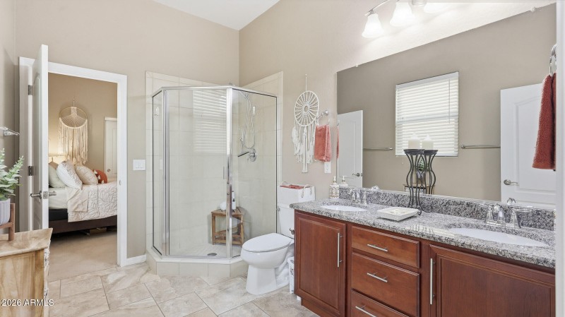 Jack and Jill Bathroom for Beds 2&3