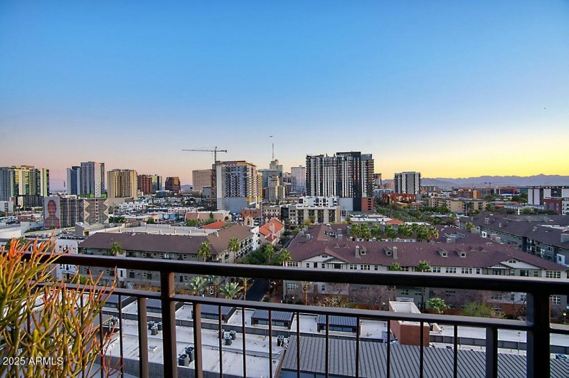 200 W PORTLAND ST 1217