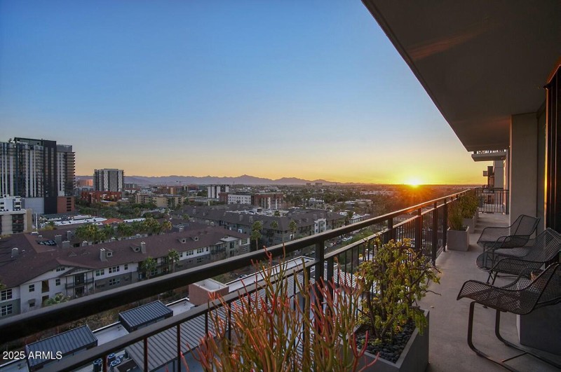 200 W PORTLAND ST 1217