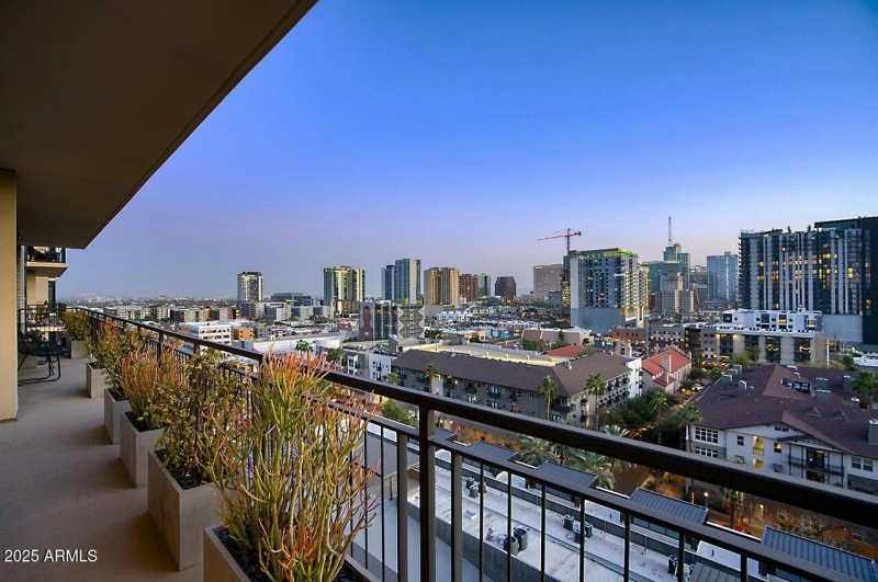 200 W PORTLAND ST 1217