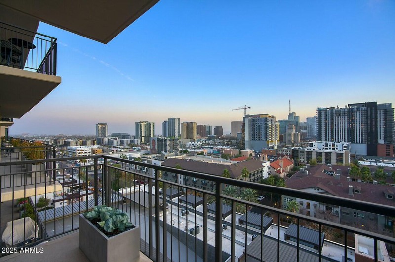 200 W PORTLAND ST 1217