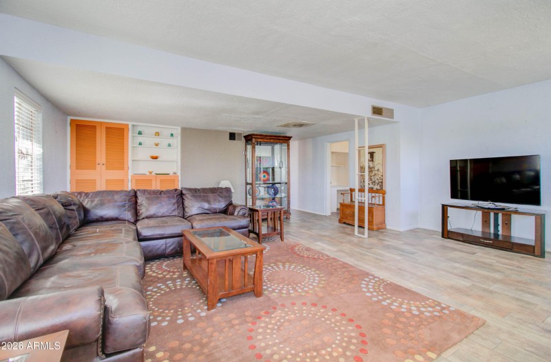 877 E Sycamore St - Bird-11