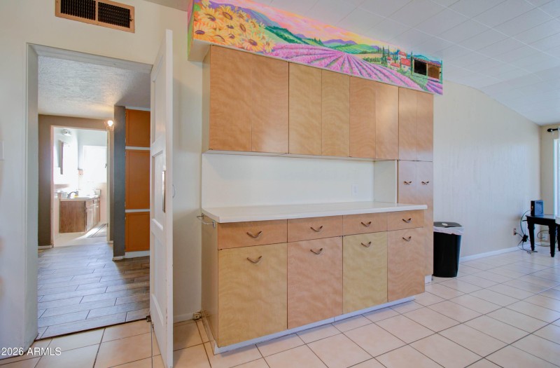 877 E Sycamore St - Bird-18