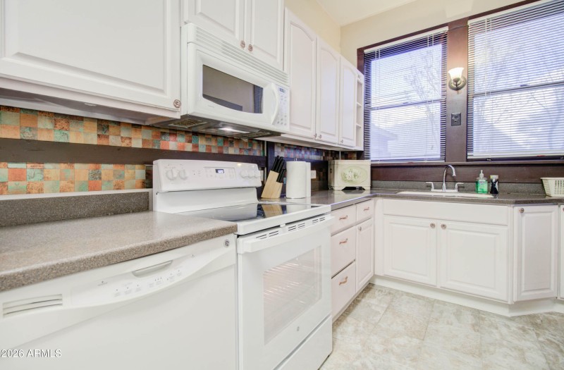 385 S Broad St Interior-9