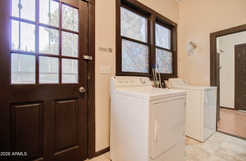 385 S Broad St Interior-23