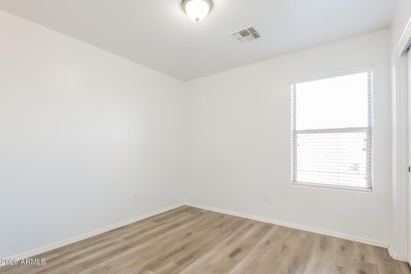 014-photo-bedroom-15048280