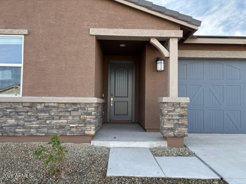 22611 W PONTIAC Drive