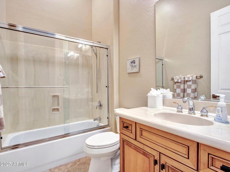 16-Hall-bath
