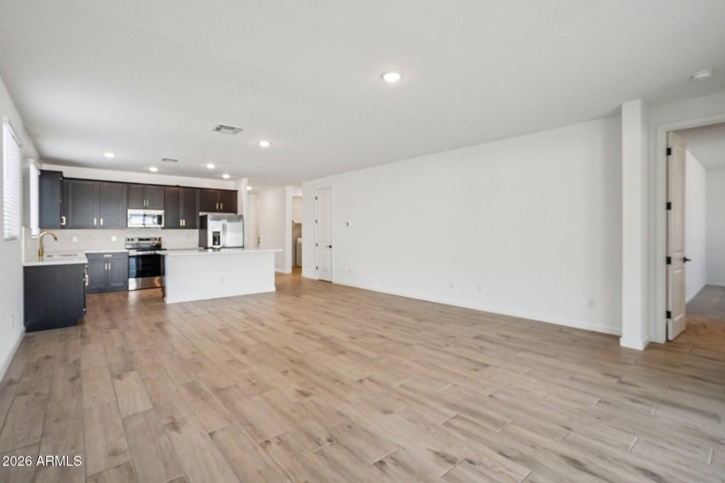 7-web-or-mls-W Camden Ave-S0301-007