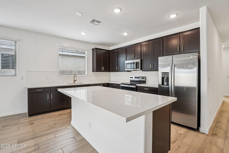 11-web-or-mls-W Camden Ave-S0301-011