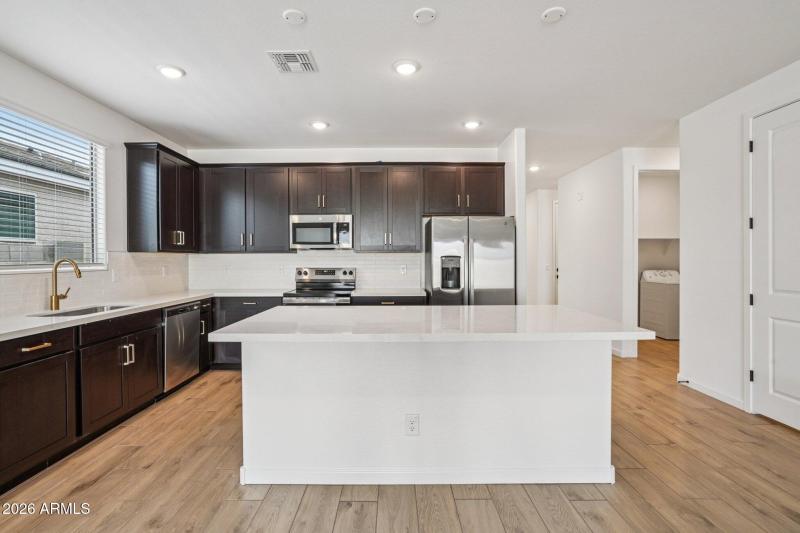 12-web-or-mls-W Camden Ave-S0301-012