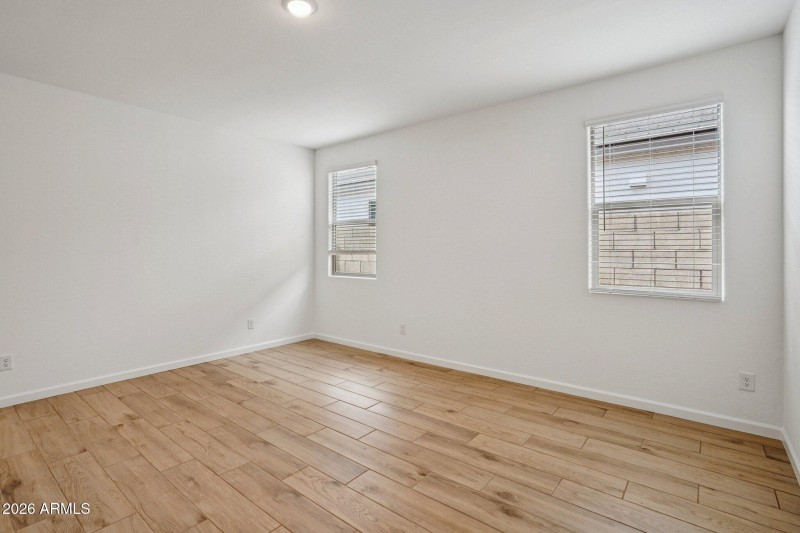 22-web-or-mls-W Camden Ave-S0301-022