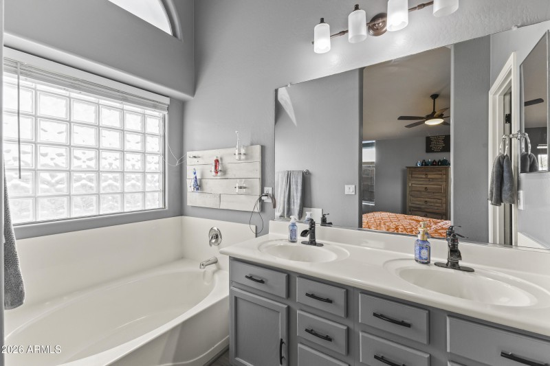 Primary bath with dual sinks