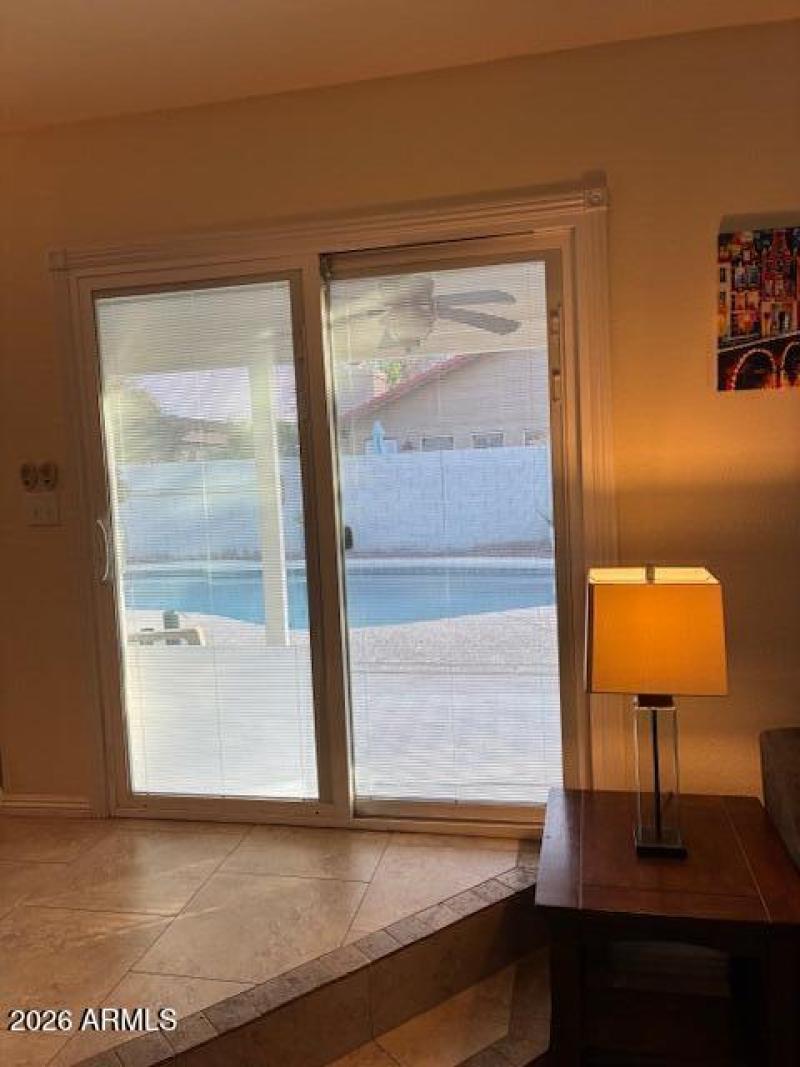 Dinning Room to Backyard