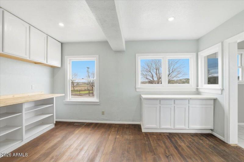 10-Kitchen:Dining Guest