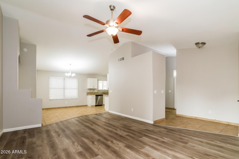 005-photo-living-room-15063496