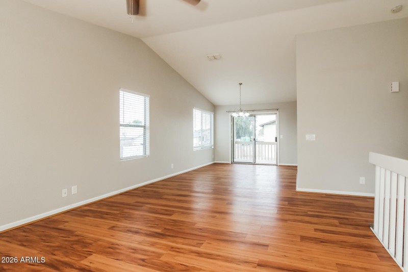 003-photo-living-room-15064417