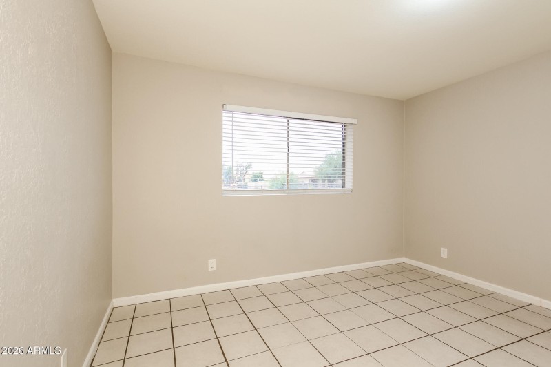 013-photo-bedroom-15064431