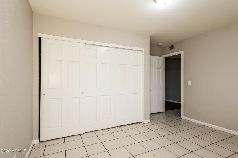 014-photo-bedroom-15064432