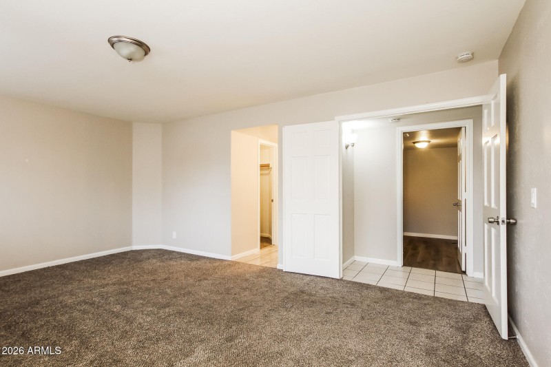 016-photo-bedroom-15064434